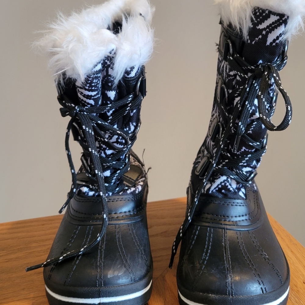 Girls snow boots